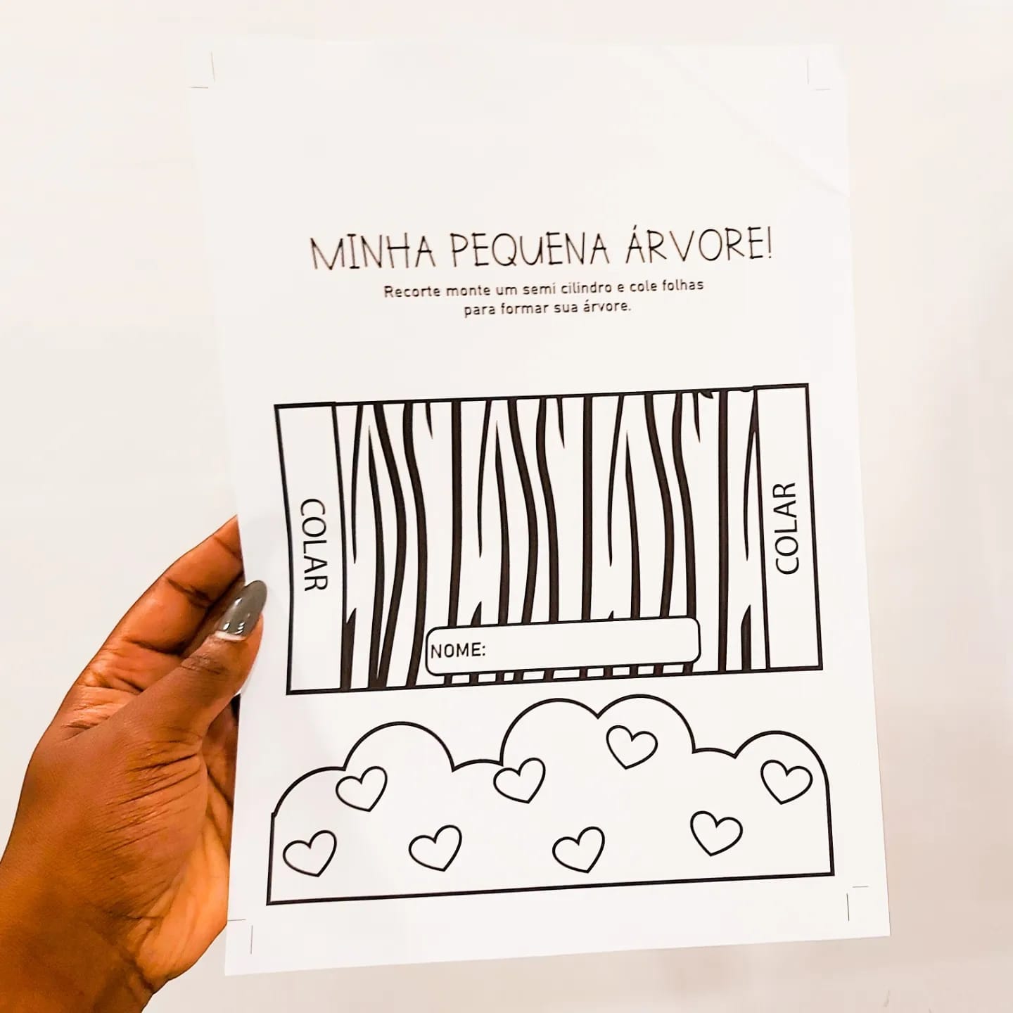 BASE PARA ÁRVORE FEITA COM FOLHAS